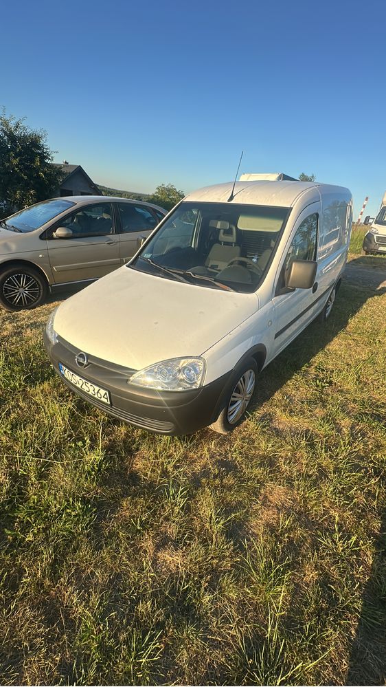 Opel combo 2011 r krajowy fv super stan, klima