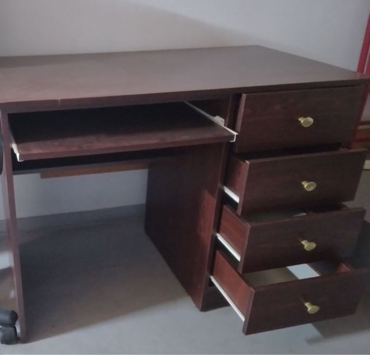 Робочий стіл б/у .м.Копичинці, самовивіз