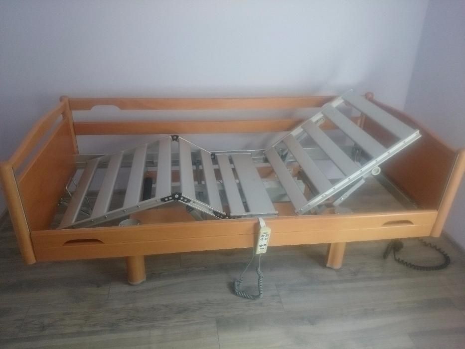 łóżko rehabilitacyjne elektryczne z nowym materacem