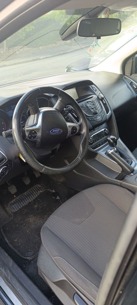 Ford focus Titanium 1.6  2014