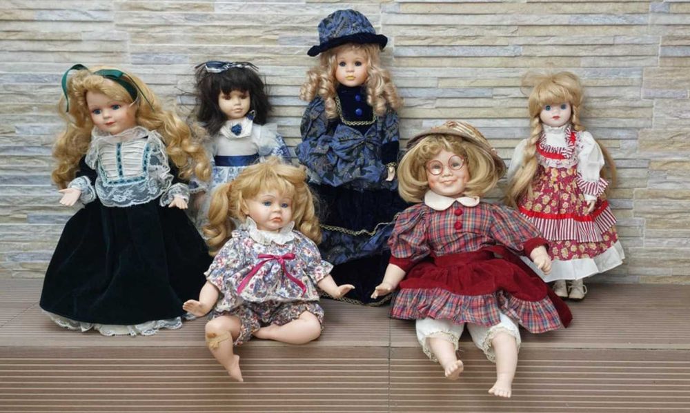 Vende-se Conjunto Bonecas Porcelana