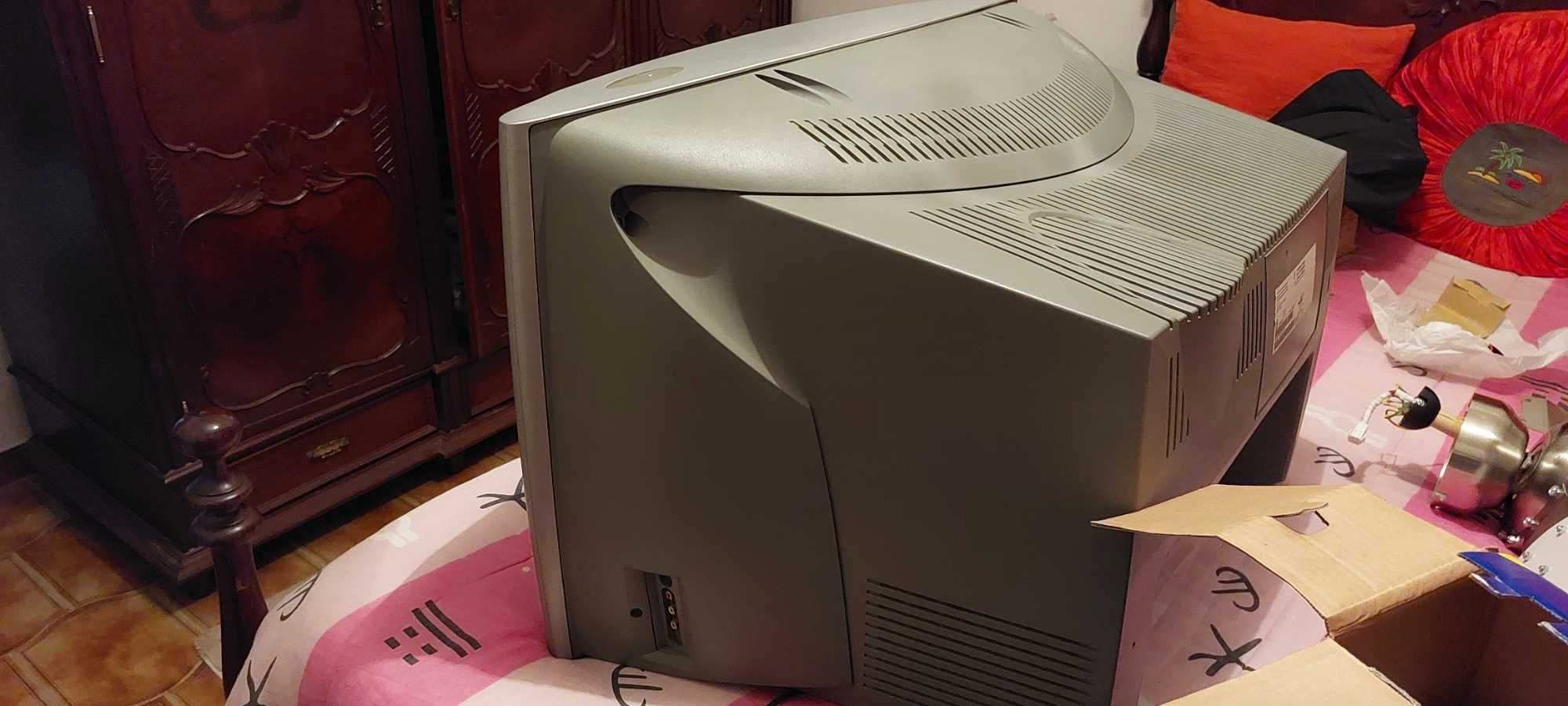 TV CRT Philips ideal para retro gaming