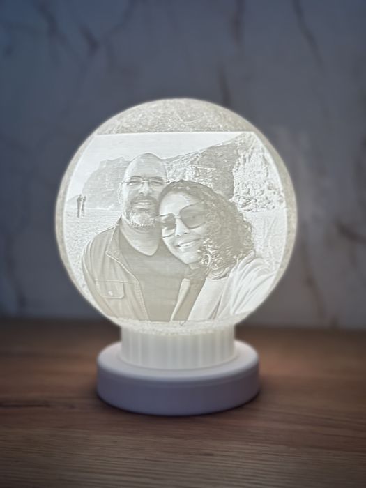 Luminária lunar personalizada