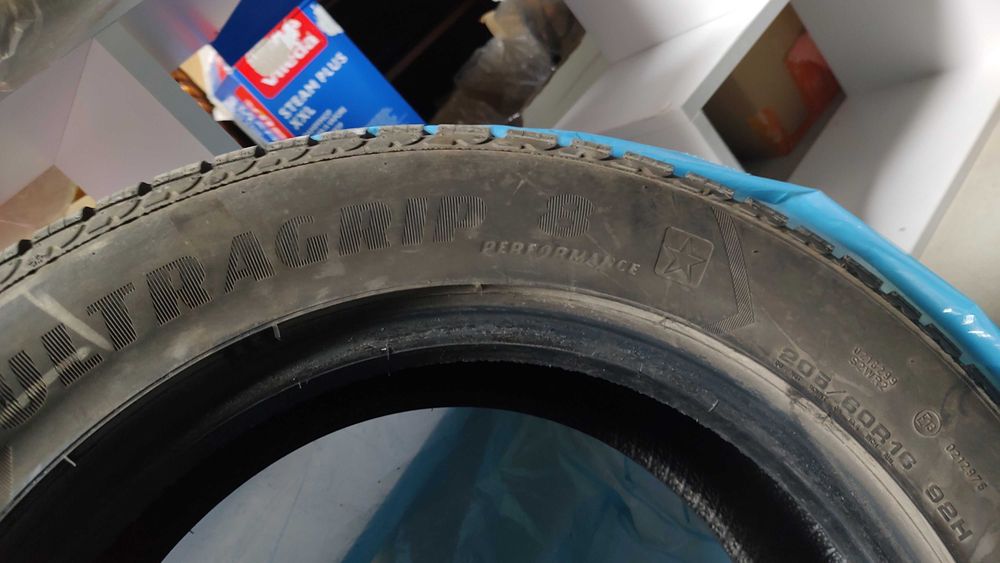 Goodyear Ultragrip 8 205/60R16 92H, 4417 7mm