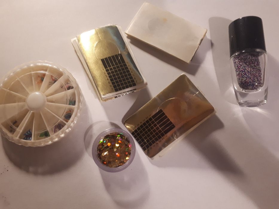 Ozdoby do paznokci, manicure