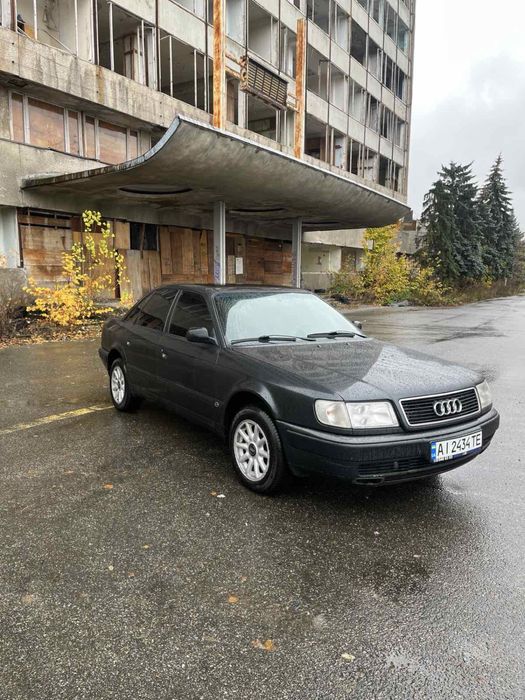 Продам в нормльному станы Audi 100