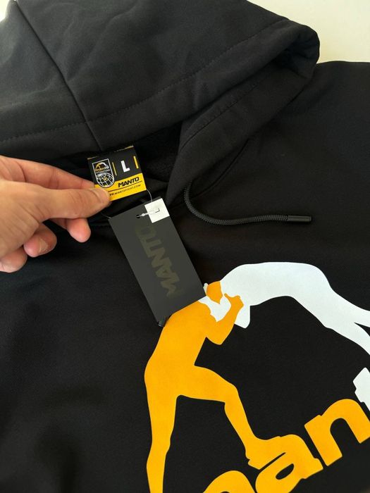 Худі з принтом Manto чоловічий

В упаковці 20 шт 
Тканина: Махра 

Які