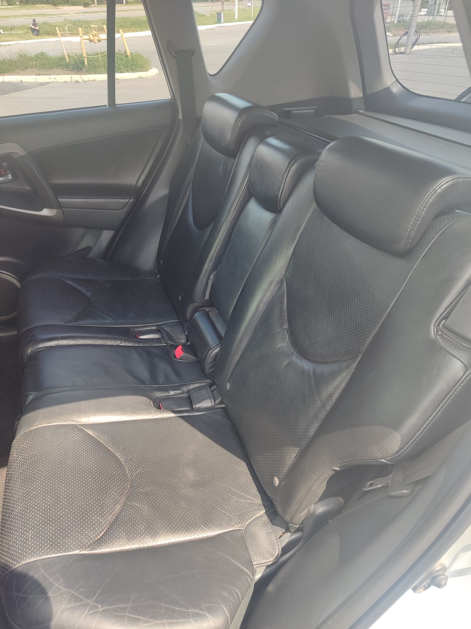 Aвтомобіль Toyota Rav 4 2006