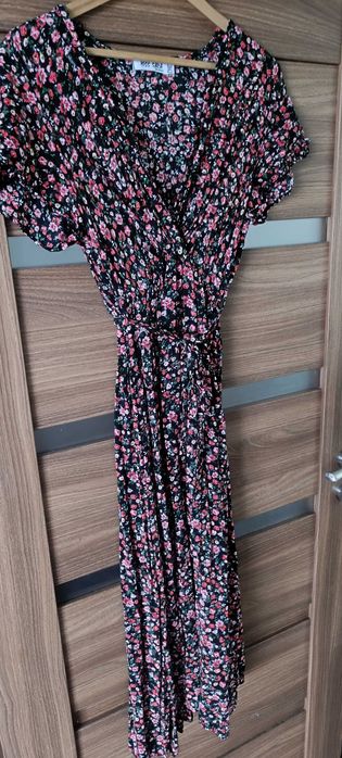 Sukienka w kwiatki