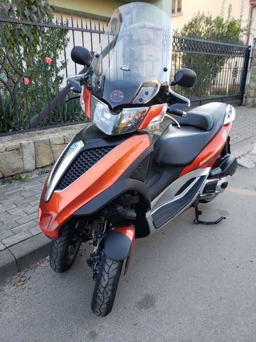 Скутер Piaggio Mp3 125ie Yourban