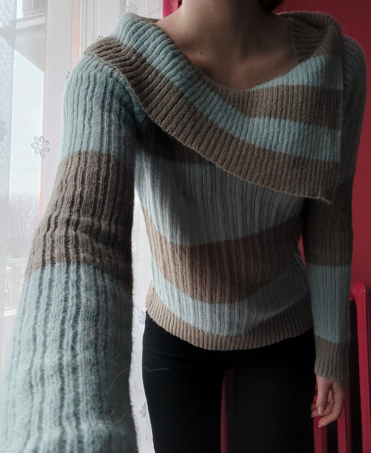 Śliczny mięciutki sweterek błękit brąz ciepły sweter damski sweter M