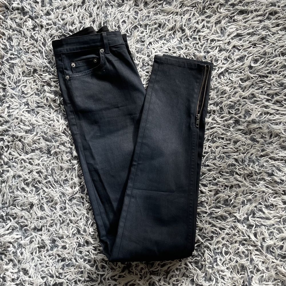 Jeansy woskowane czarne granat BLK DNM roz 28 nowe wysoki stan