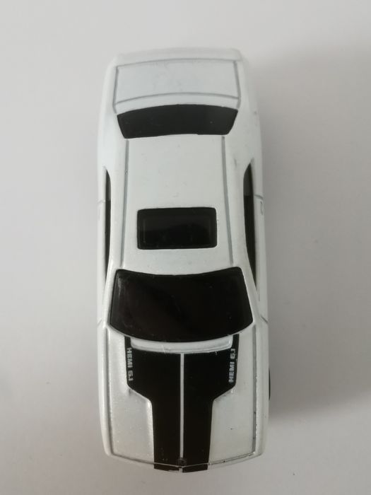Hot Wheels Resorak Dodge Challenger SRT8 '08