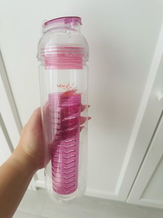 Butelka bidon z infuserem/sitkiem na owoce