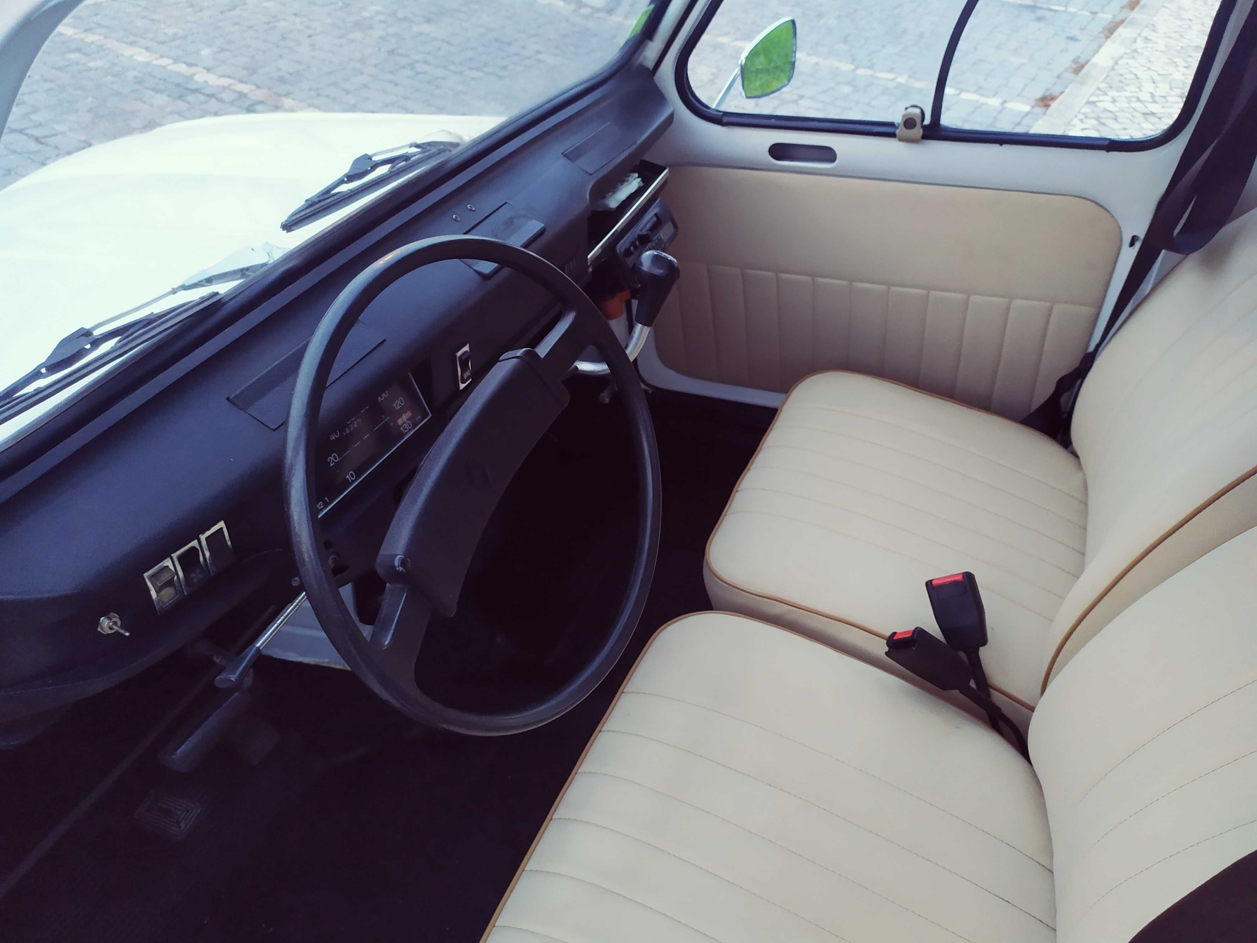 Aluguer de carro para casamentos e outros eventos – Renault 4L 1976