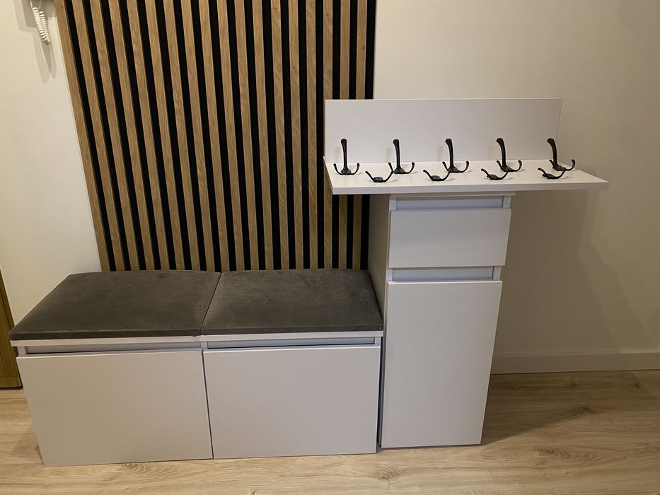 Szafka na buty z siedziskiem, słupek i wieszaki