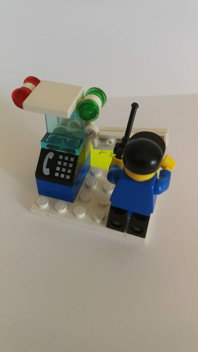 Lego Parking Gate Attendant 2881