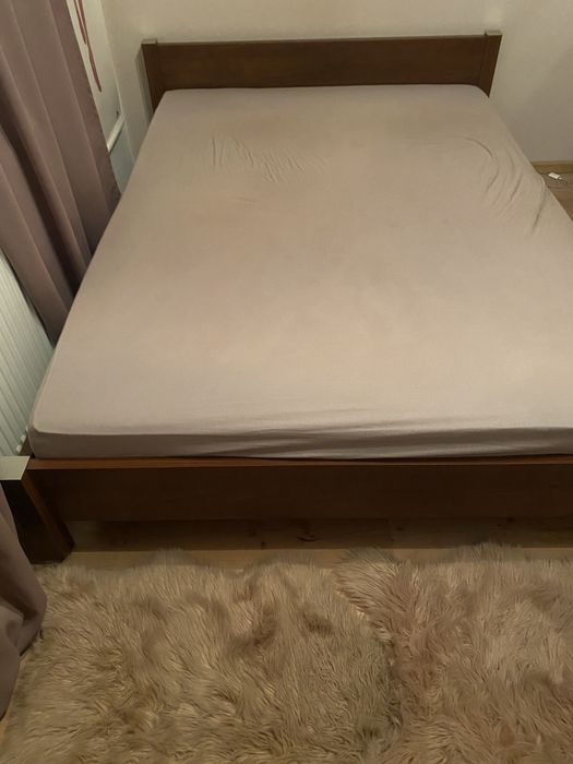 Łóżko drewniane 140 x 200 bez materaca