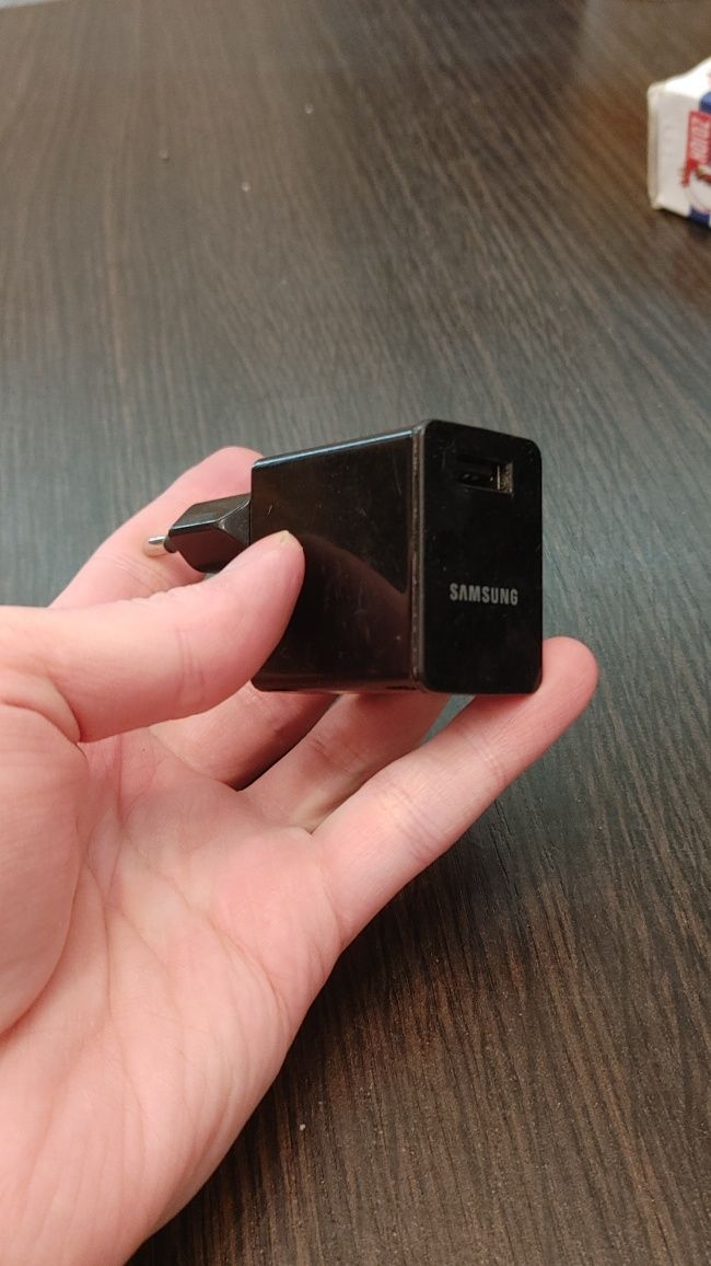 Зарядное/блок питания Samsung