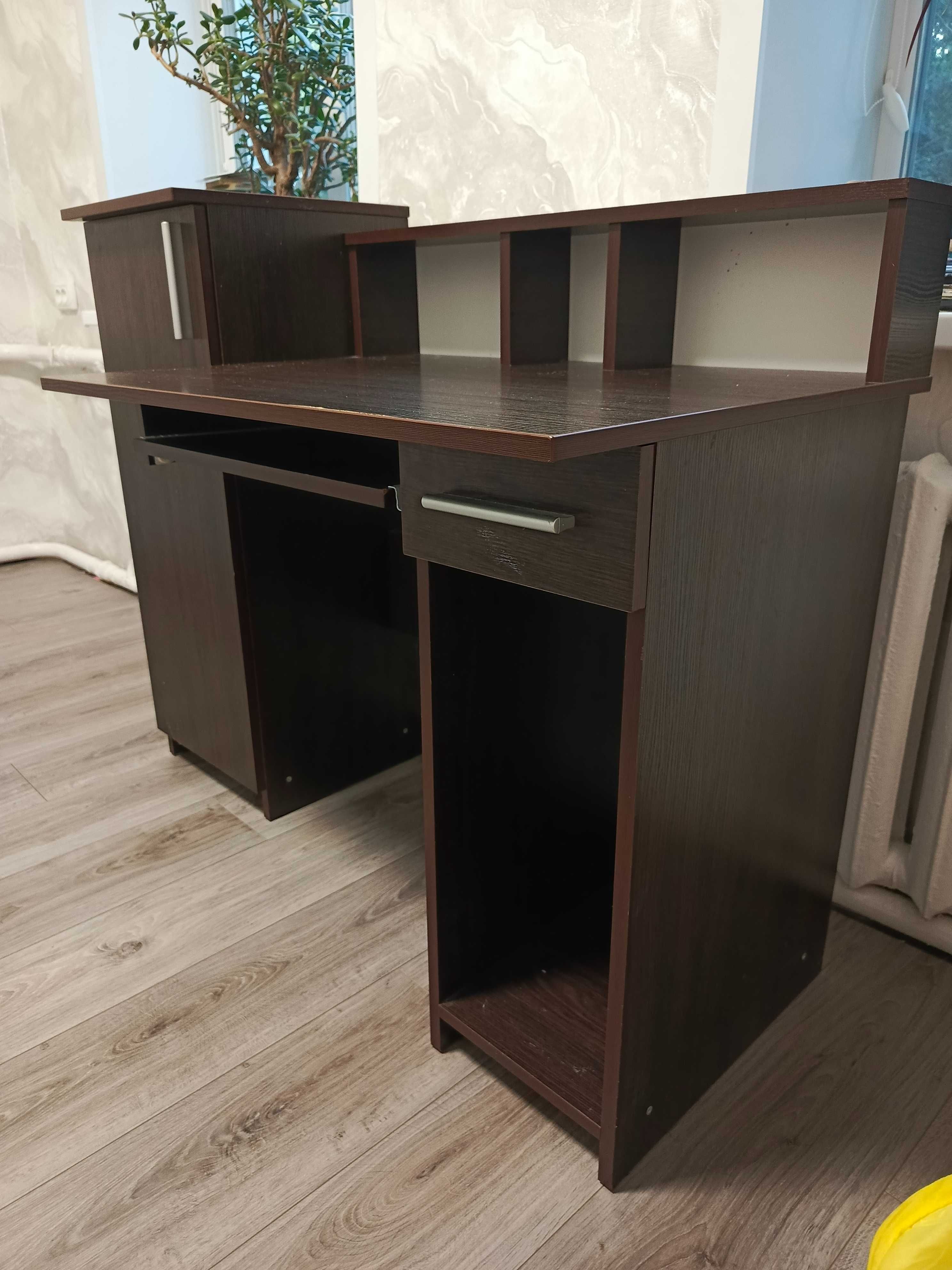 Продам стіл письмовий комп'ютерний