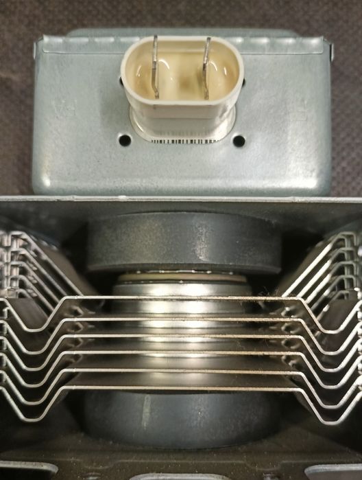 Magnetron Panasonic.