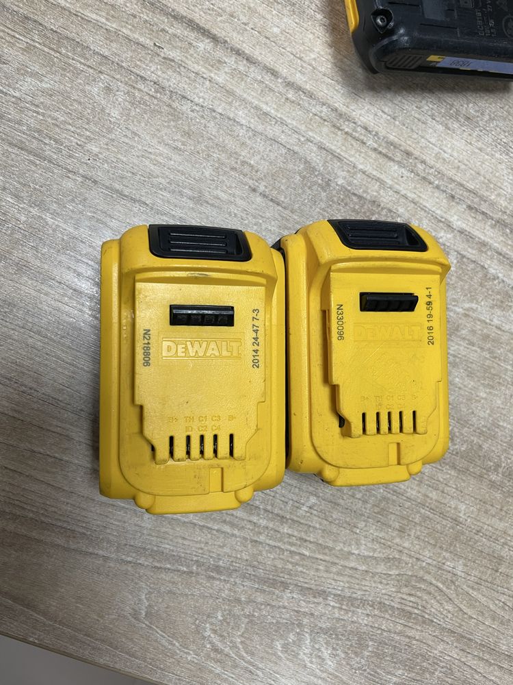 Dewalt акумуляторні батареї 4.0Ah