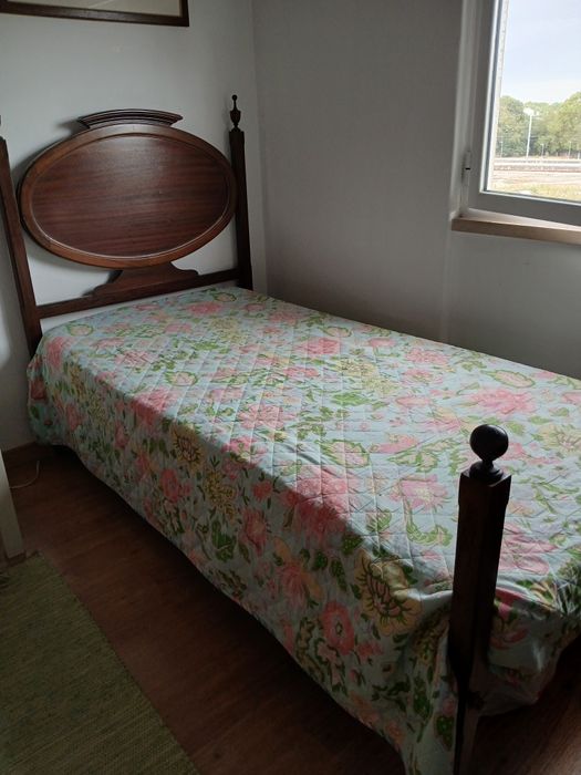 Cama de solteiro com colchão
