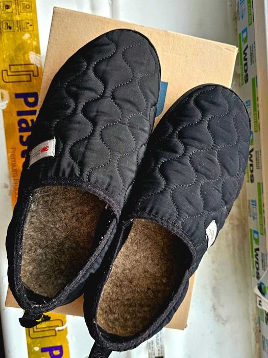 Продам утеплённые мужские тапочки на зиму 42,5