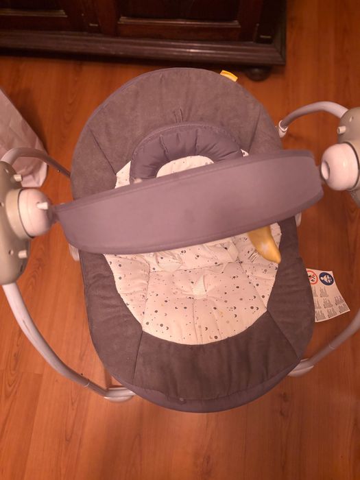 Baloiço de bebe com música