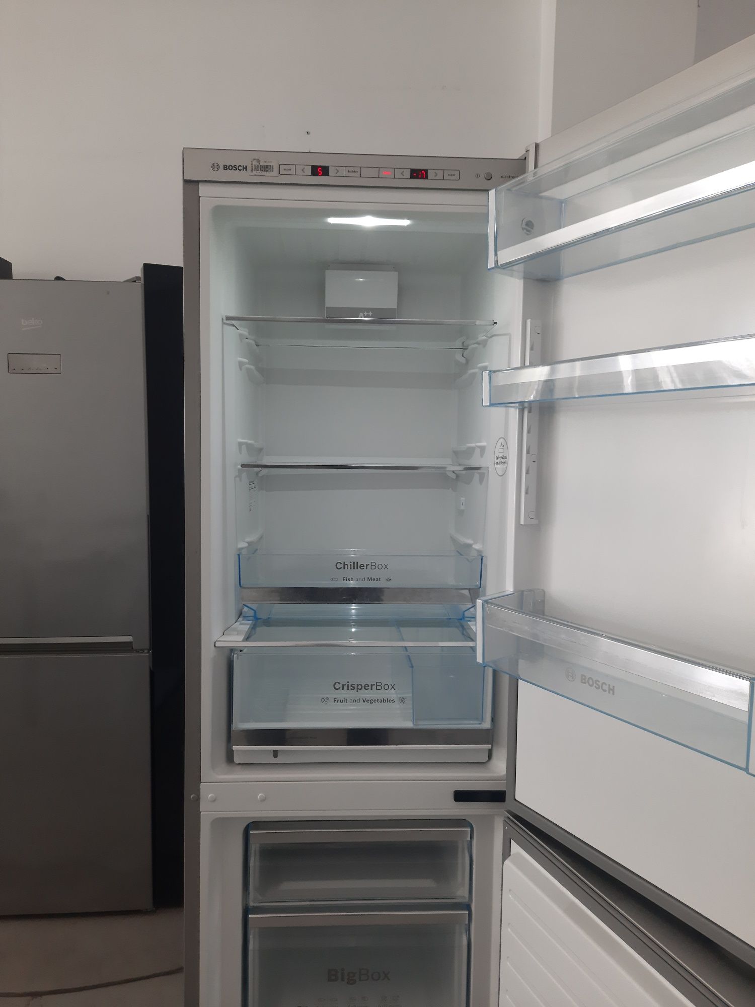 Холодильник Bosch 1.85см