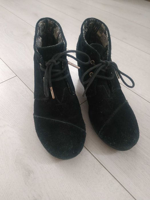 Женские  кросівки кожа замш ботинки