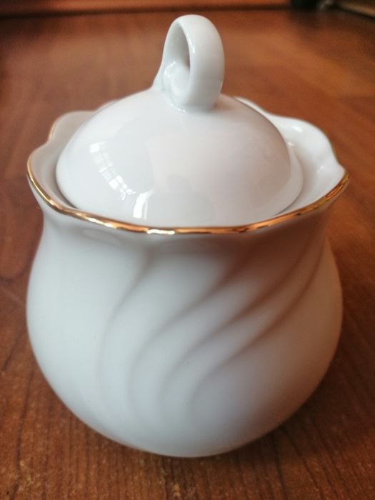 Piękne cukierniczki Daphne obwódka złota