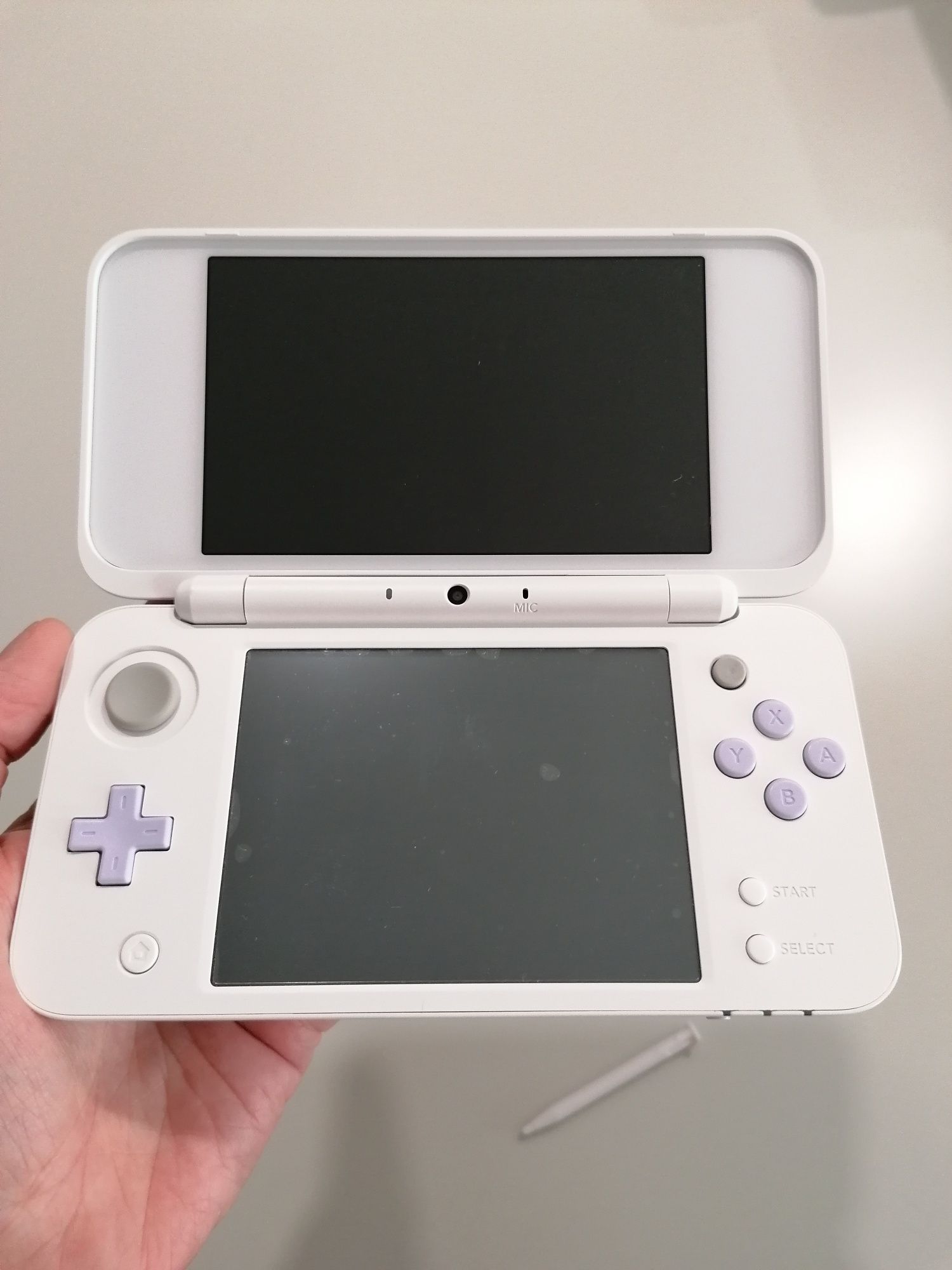 Nintendo New 2DS XL Versão limitada Tomodachi Life com Homebrew 64GB