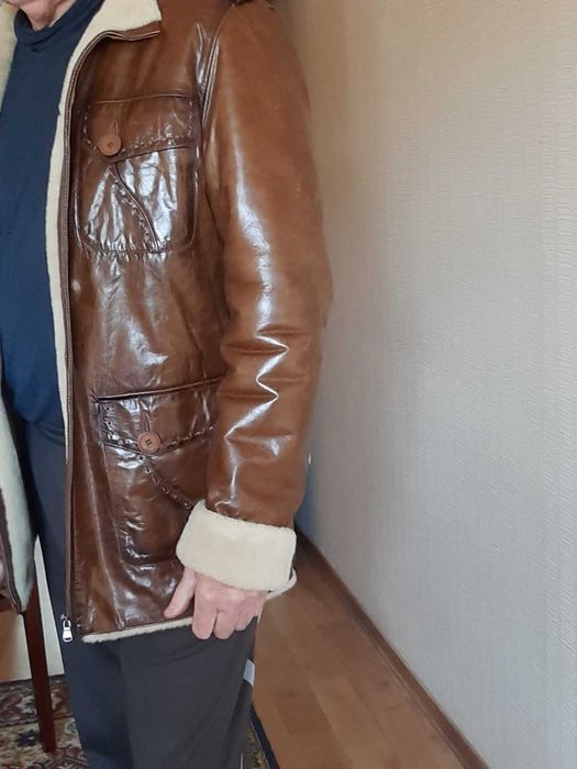 Чоловіча натуральна шкіряна зимова куртка.
