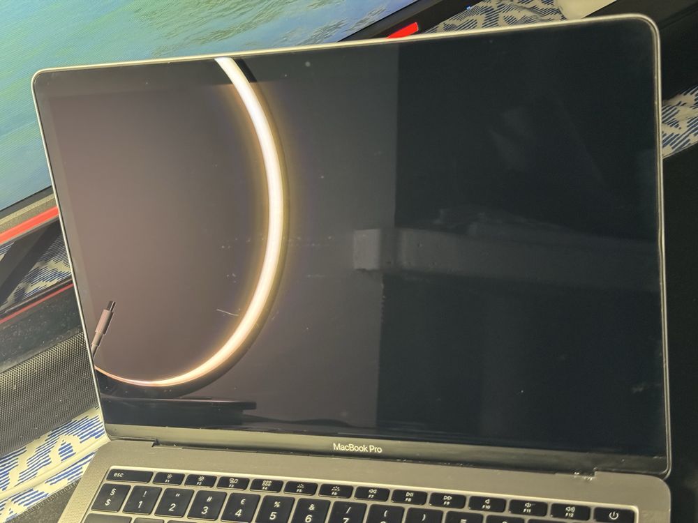 MacBook Pro 2017 13” 8GB i5 256GB SSD