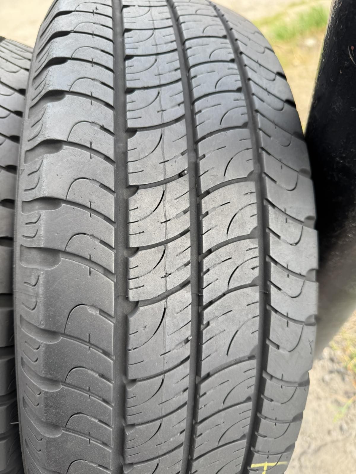 Майже нові літні шини Goodyear 215/65 R16C резина цешка Р16 С