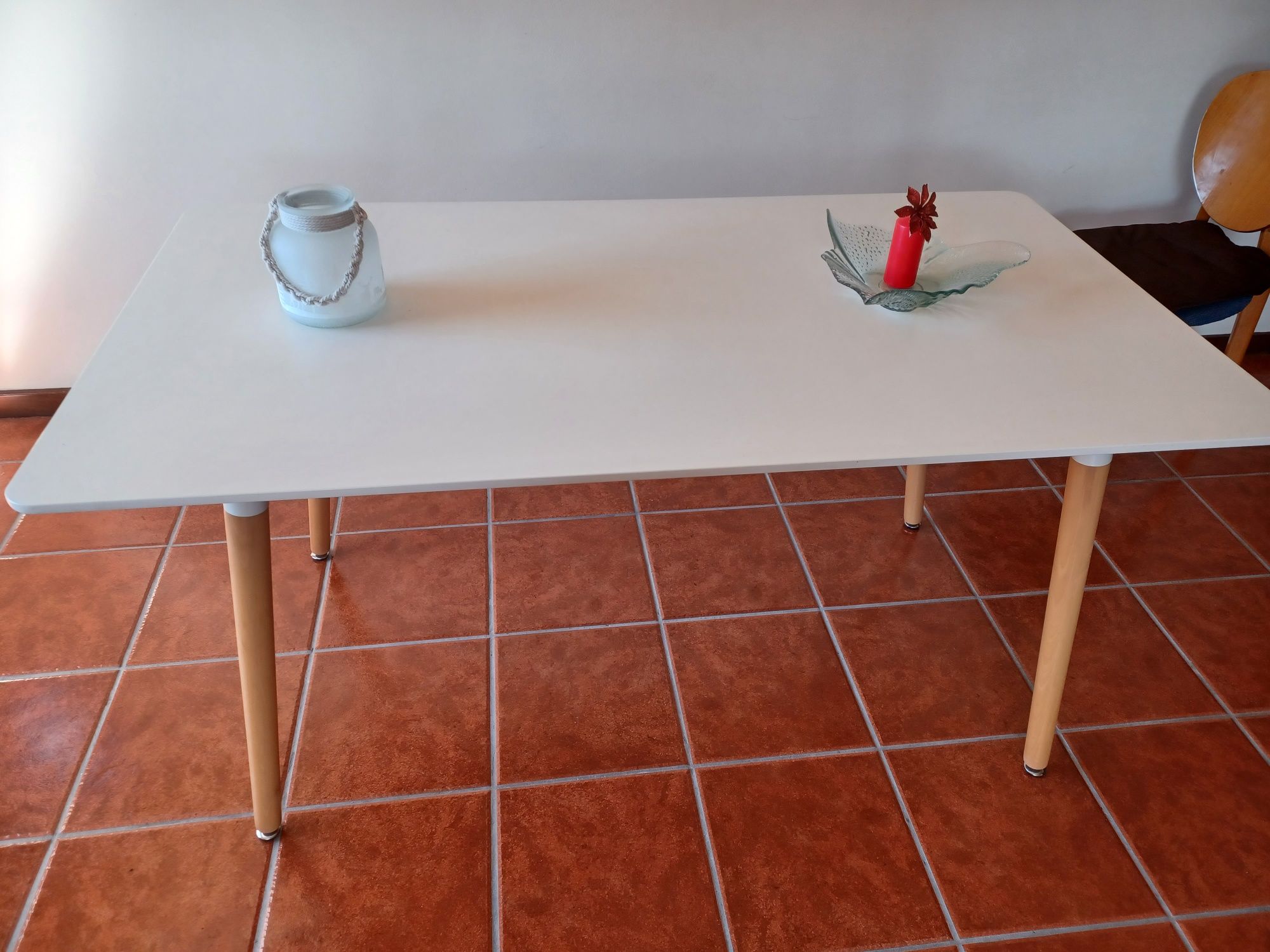 Mesa de cozinha grande