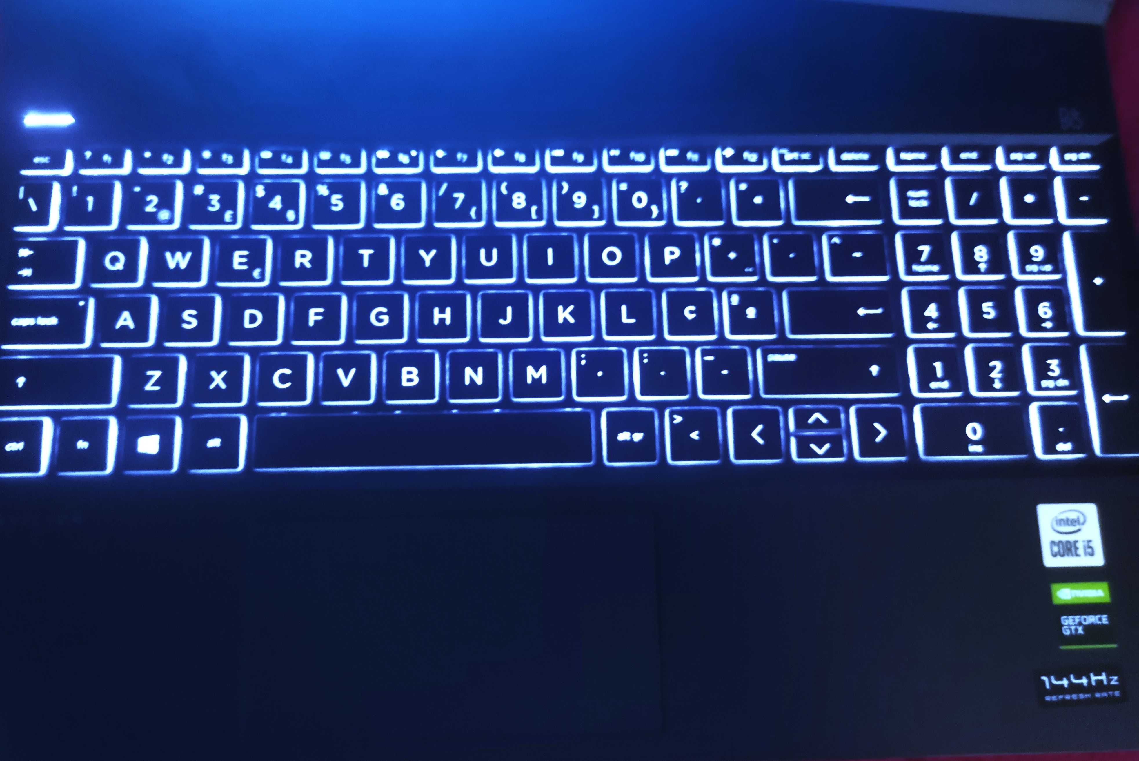Portátil Gaming HP  I5-10300H/GTX 1650 TI