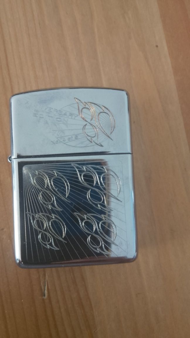 Witam posiadam na sprzedaż oryginalna kolekcjonerska zapalniczkę