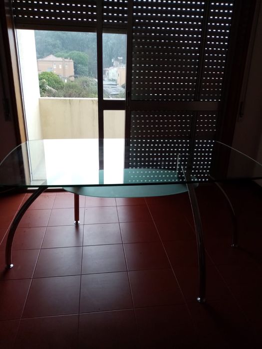 mesa de vidro impecavel || 200€ negociavel