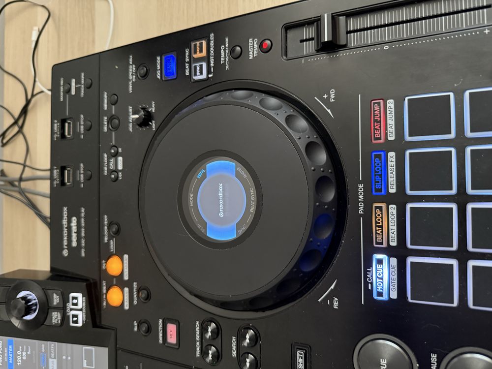 Pioneer DJ XDJ-RX3 Controlador de DJ Pro com Ecrã Touch