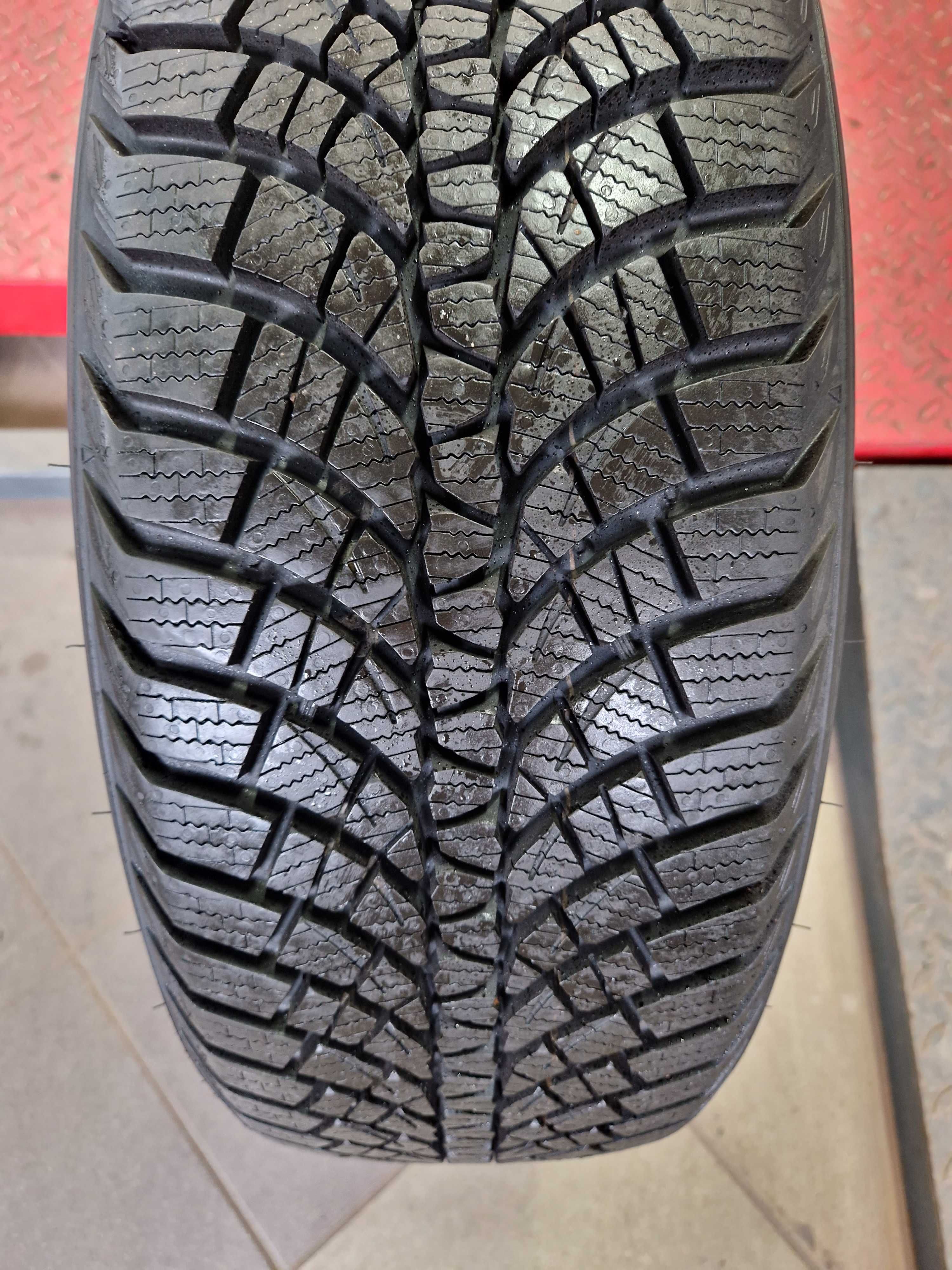 Kumho 205/55R17 WinterCraft WP71
