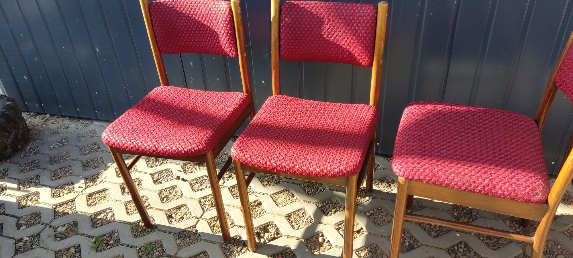 Cztery krzesła 4 sztuki