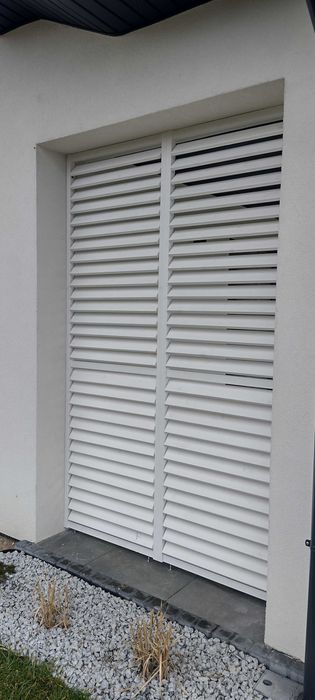 Żaluzje drewniane , shuttersy, regulowane , tarasowe.