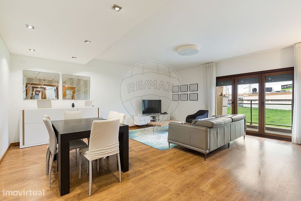 Apartamento T4 para arrendamento