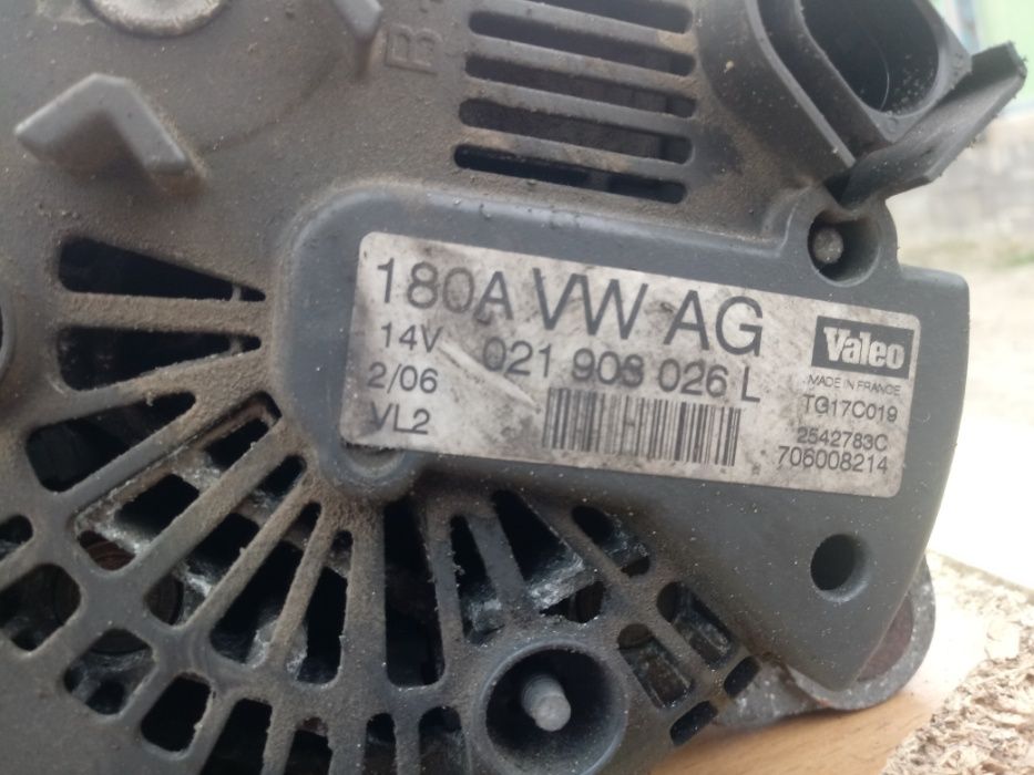 Alternator passat b5 b6 audi a4 a6 a3 1.6 1.8 1.8t 1.9 2.0 2.4 2.6 2.8