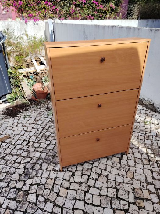 Sapateira em bom estado