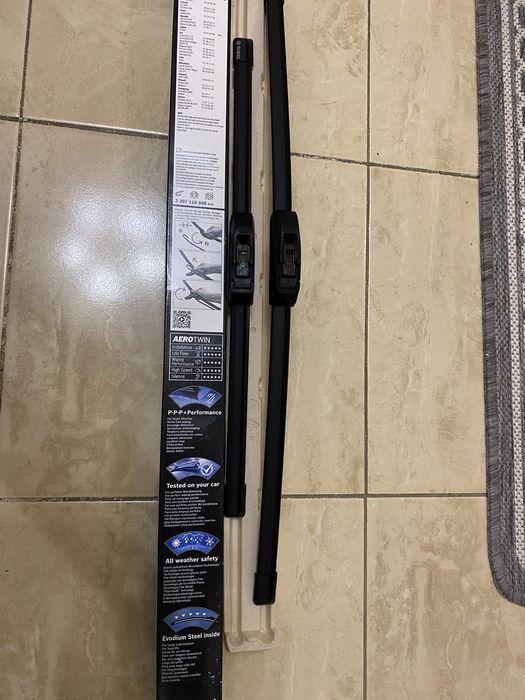 Безкаркасні щітки склоочисника Bosch Aerotwin 3 397 118 908 (600/450)