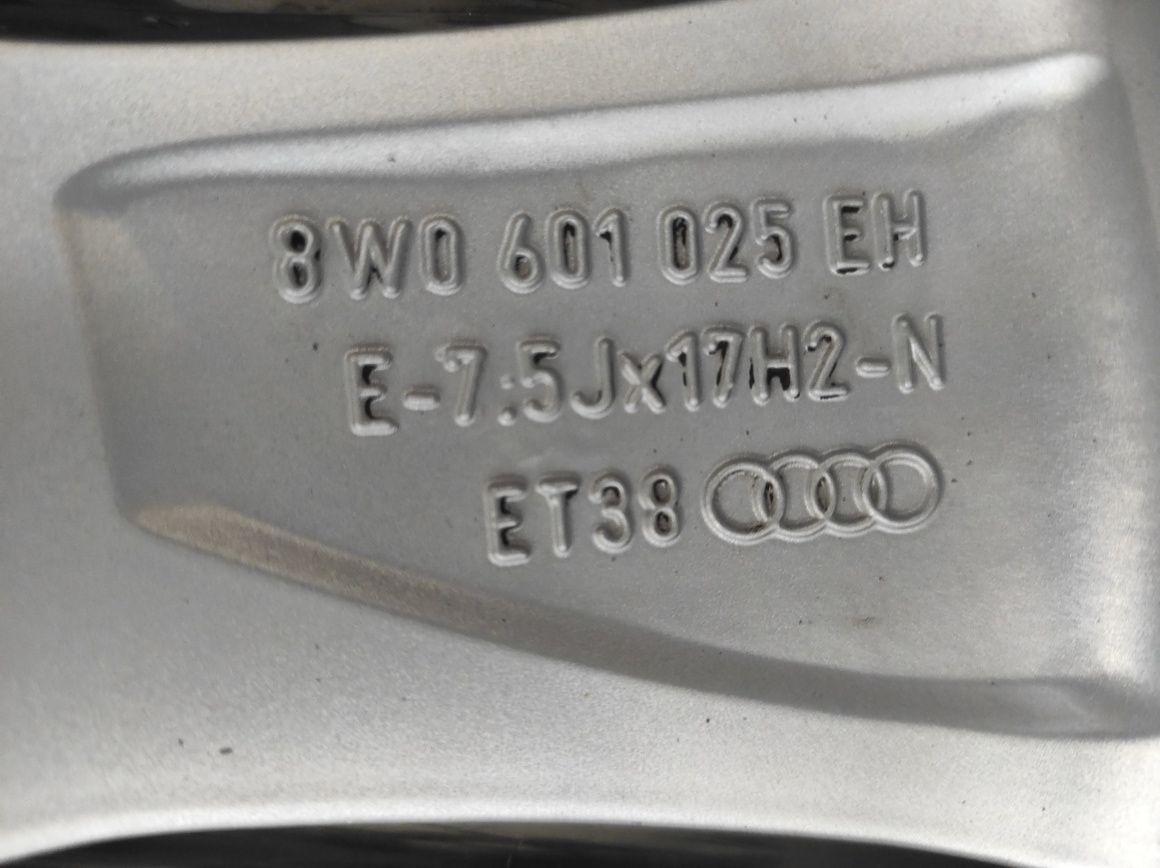 474 Felgi aluminiowe ORYGINAŁ AUDI R 17 5x112 otwór 66,6 Bardzo Ładne