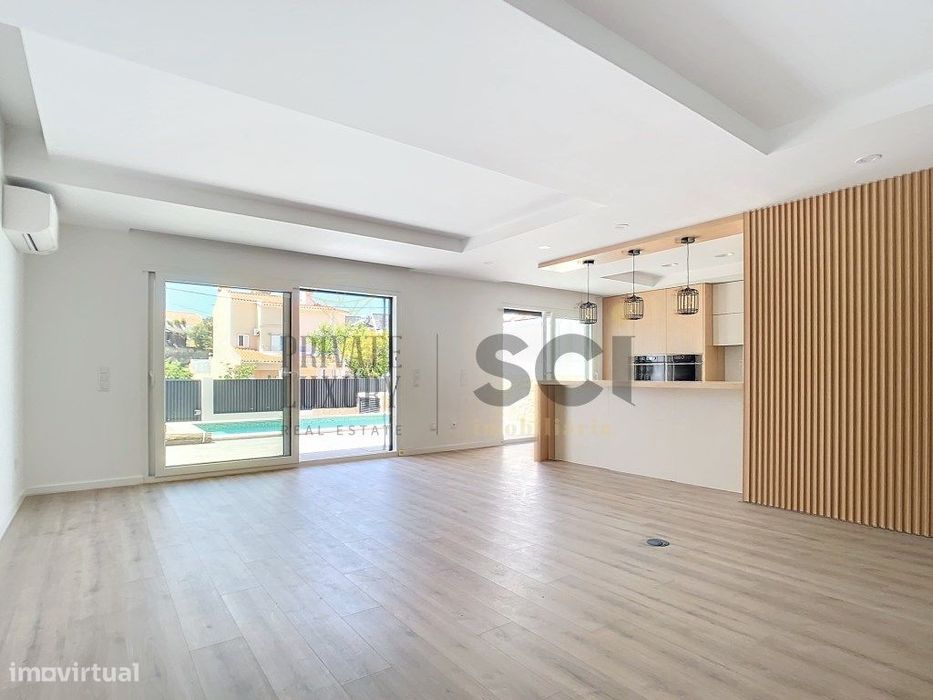 Moradia T4 na Charneca da Caparica | Piscina e Garagem